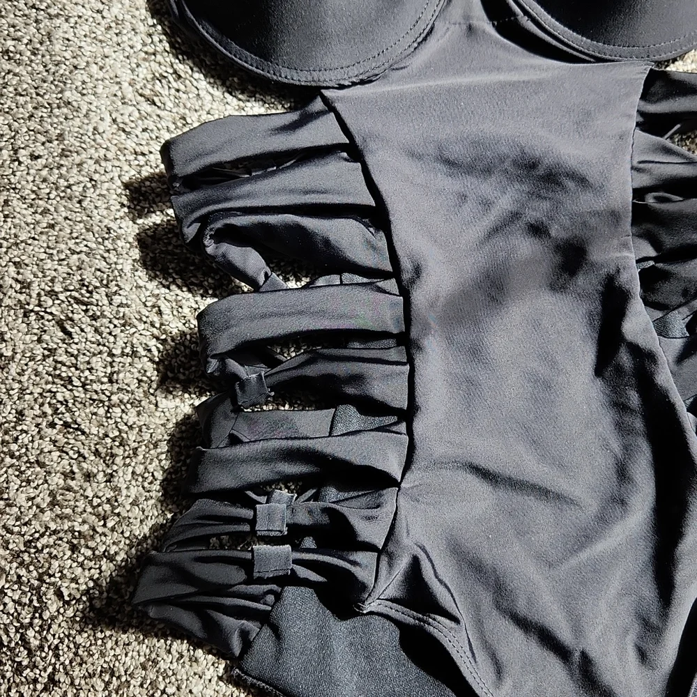 Sexy swimsuit - Picture 3 of 5